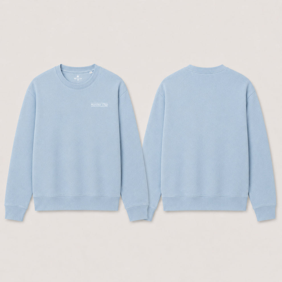 The Refined Crewneck van Monsieur Cliqo in kleur lichtblauw, voorkant en achterkant